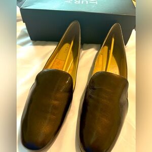 Naturalizer Bronze color leather loafer size 12 New never worn